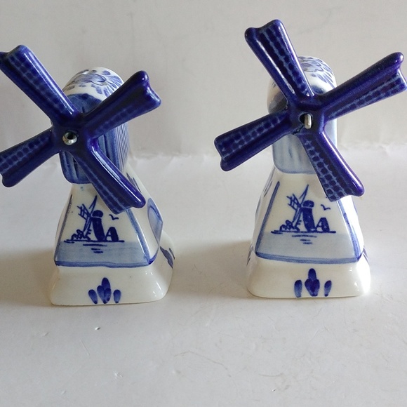 DUTCH MILL SET SALT PEPPER SHAKERS HAND PAINTED PORCELAIN HALLMARK - Picture 2 of 7